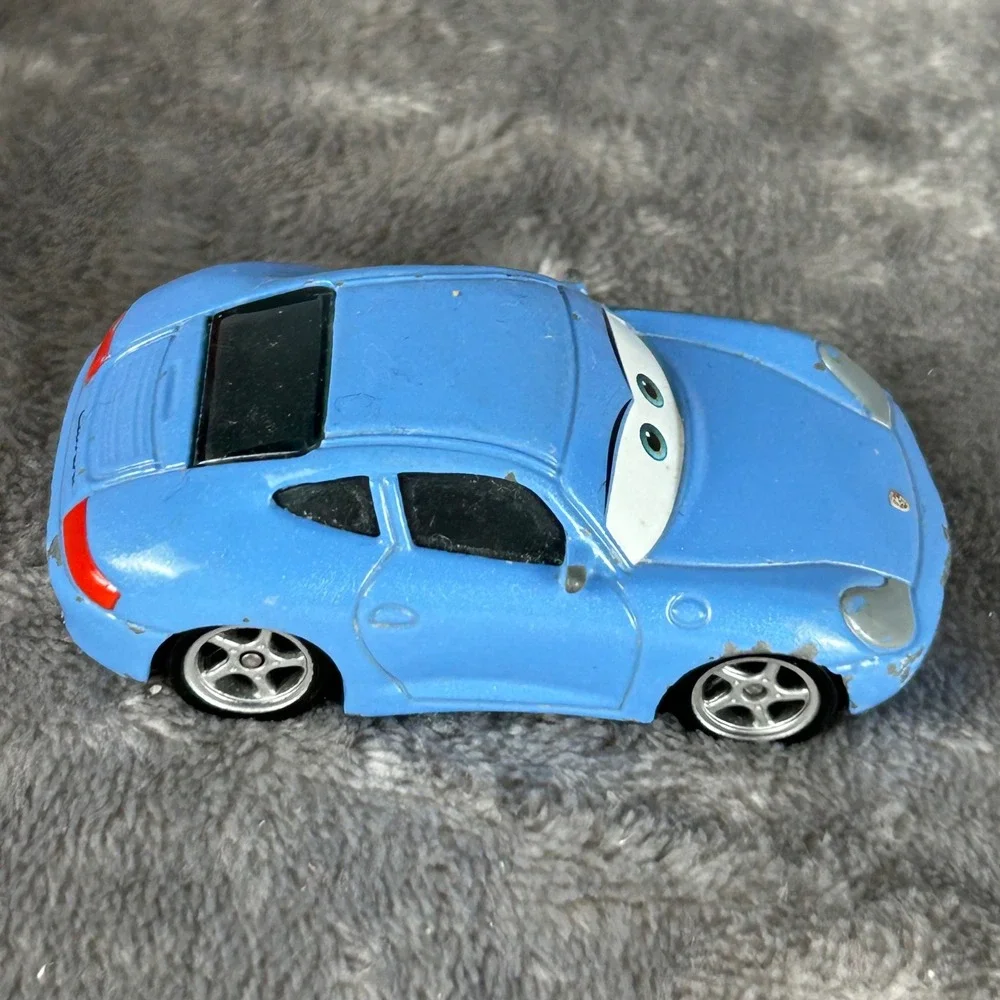 Disney Pixar Cars Sally Carrera Diecast Blue Porsche 911 Toy Car 1:55 Scale